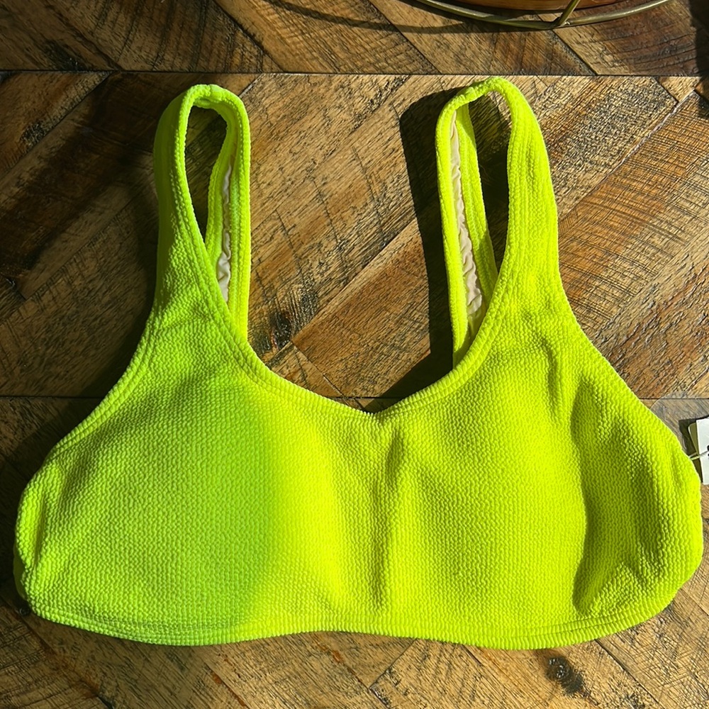 Brand new pqswim Pineapple Reef bathing suit top. Large. NWT. Never worn.